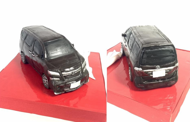 Illustration for article titled Just Take A Moment And Marvel At The Car-Cakes Of Japan